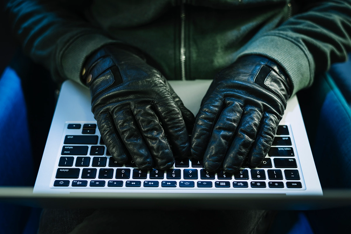 Cómo combate Interpol la ciberdelincuencia: herramientas jurídicas y técnicas